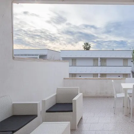 Apartment A 150 M Dal Mare Climatizzato Con Bellissimo Patio Esterno