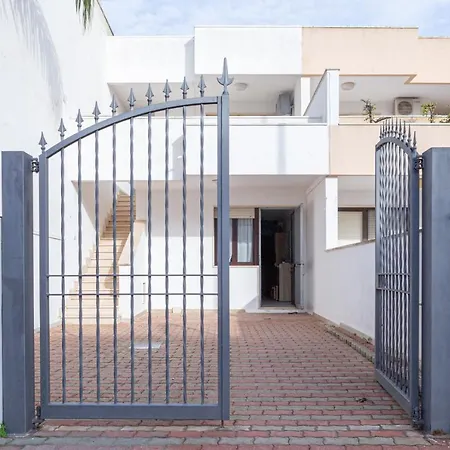 A 150 M Dal Mare Climatizzato Con Bellissimo Patio Esterno * Torre Pali